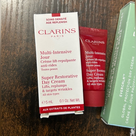Skincare Bundle - Picture 6 of 7